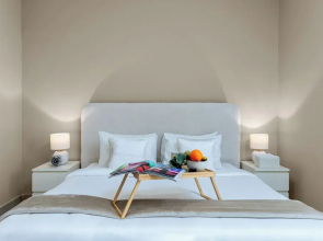 Maison Privee - Modern Hideaway w/ Canal Views on Yas Island