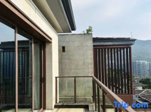 Shimei Bay | Seaview Mountain Residence for a Vacation Retreat