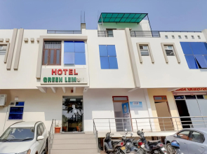 Oyo 6697 Hotel Green Lemon