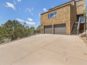 Raven Hill - Stunning Views From Three Decks, Close to Ten Thousand Waves