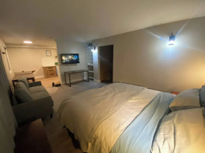 Newly Renovated 1br1ba With Asian Style