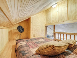 Unwind By Fire! Creekside Whittier Cabin w/ Deck