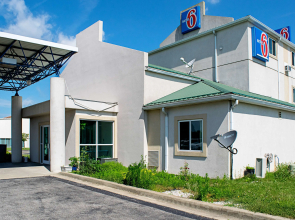 Motel 6 Seymour, IN - North