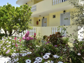 Meraki Apartments & Studios