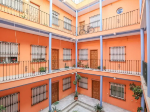 Divina in Sevilla With 1 Bedrooms and 1 Bathrooms