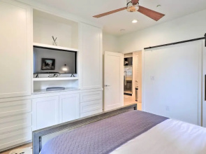 Lake LBJ Condo w/ Balcony & Shared Boat Docks