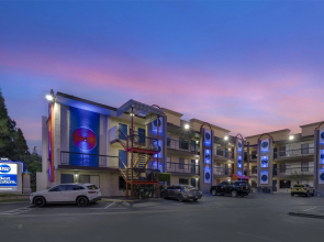 Best Western Courtesy Inn Hotel - Anaheim Resort at the Park