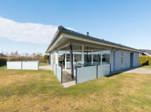 Luxury Holiday Home near Beach