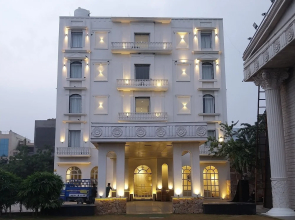 Jewels Resorts