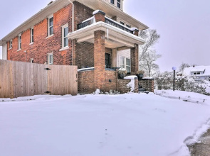 Detroit Apartment - 5 Mi to Downtown!