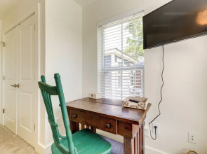 1 Mi to Downtown: Modern Ocean Springs Cottage