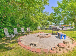 Spacious Springfield Apt < 4 Mi to Downtown!