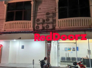 RedDoorz @ Darmo Park 1 Surabaya