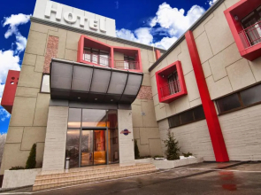 Road Star Hotel