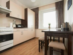 Cozy private room in a three room apartment Free parking Feel like at home