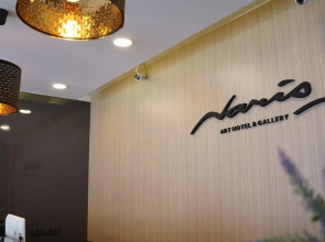 Naris Art Hotel