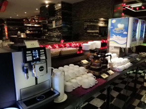 La Perle International Hotel - Free shuttle between hotel and Exhibition Center during Canton Fair & Exhibitor registration Counter