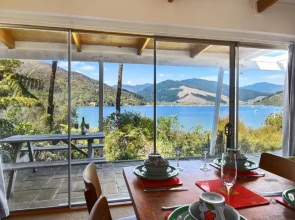 Scenic Serenity - Anakiwa Holiday Home