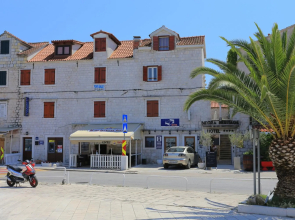 Apartments by the sea Trogir - 18953