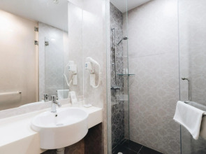 Santa Grand Hotel East Coast, a NuVe Group Collection