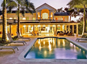 Villa Amberley House & Cottage