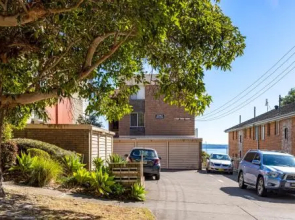 High Point, Unit 4/4 Magnus Street