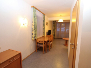 Cozy Apartment in Weissensee near Ski Lift