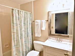 Seawinds 77 - Remodeled Sea Winds 2 Bedroom Steps to the Pool Lagoon View
