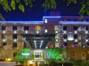 Yuju Youjian Hotel (Hainan Vocational College of Industry and Commerce Provincial Library)