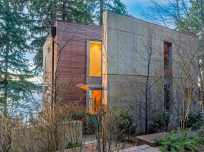 Bayside Retreat Home by RedAwning