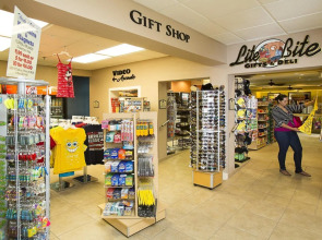 Rosen Inn, closest to Universal