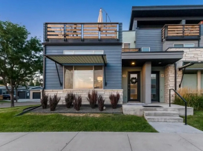 Urban Townhome near Old Town, Breweries, & River!