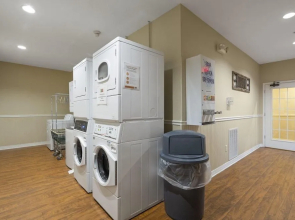 The Rockford Escape - Holiday Hills Branson - Golf Resort - Outdoor Pools