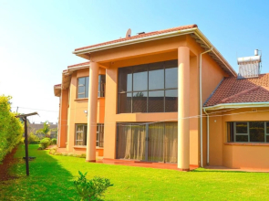 Mount Pleasant - Luxurious 4-bed Villa