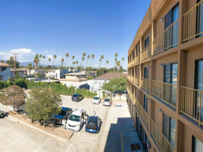 GreenTree Inn & Suites Alhambra