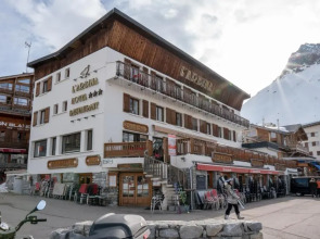 Hotel lArbina