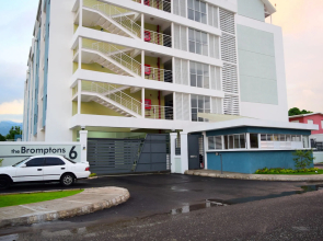 New Kingston Luxury Apt The Bromptons
