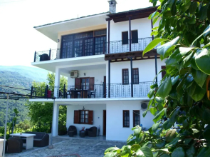 Paradeisos Double Room With Balcony 2