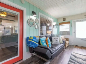 Lazy Cove Waterfront Getaway on Lake Lbj!