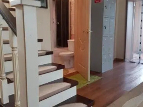 Dom U Naberezhnoy Hostel