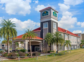 La Quinta Inn & Suites by Wyndham Lake Charles Casino Area