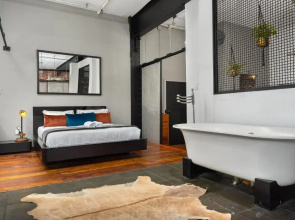 Wolroy House Apartments