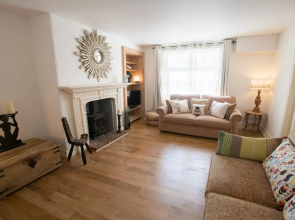 Bag-end House 7 Bedrooms, Sleeps 14, Hot Tub