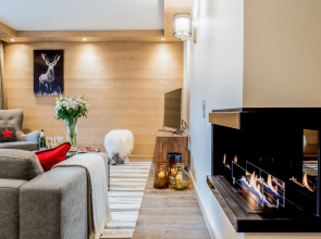 Mammoth Lodge by Alpine Resorts