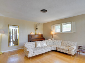 Charming Mid-century House - Just Steps to Lake!