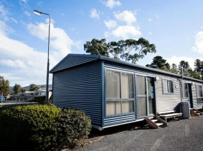 Seven Mile Beach Cabin and Caravan Park