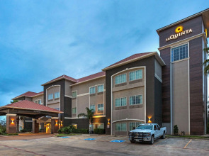 La Quinta Inn & Suites by Wyndham Alvin