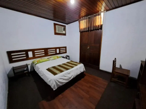 Hostal Caravel