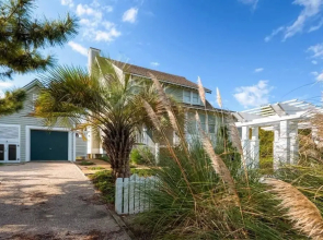 Footprints In The Sand 4 Bedroom Holiday Home By Bald Head Island