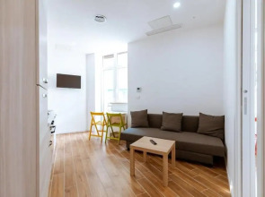 Central House Naples